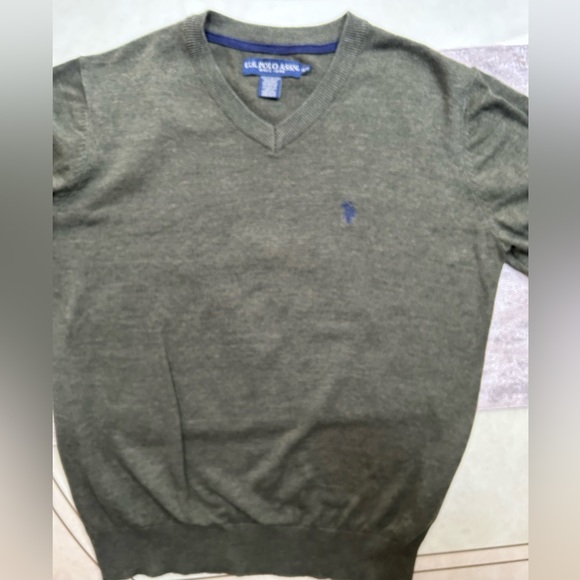 Men’s U.S Polo Assn V-neck Sweater - Picture 8 of 14
